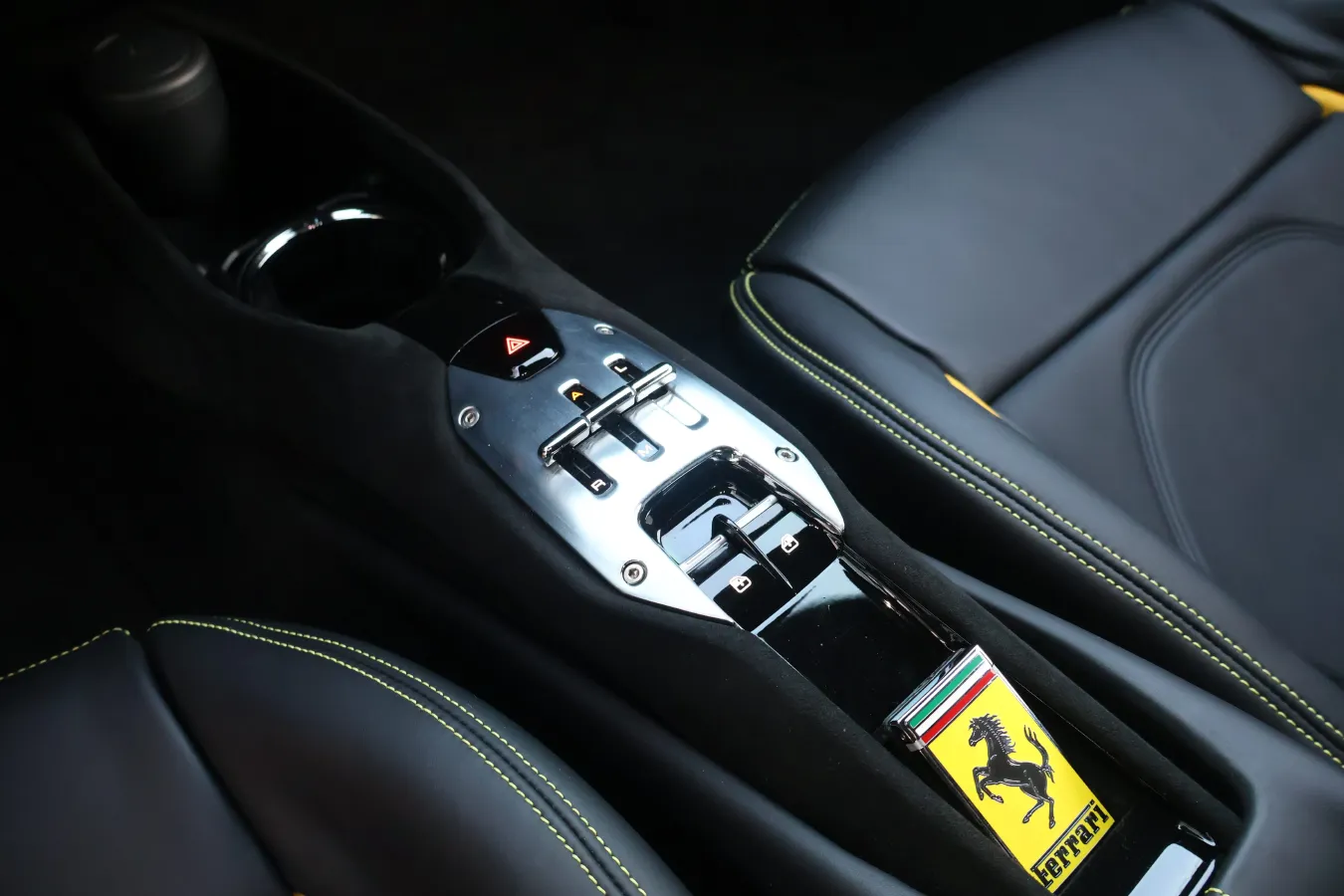 2021 Ferrari 296 3.0T 663HP V6 8DCT PHEV 7.45KWH,autocango,china used car exporter,china ev exporter,chinese used car exporter,chinese used ev exporter