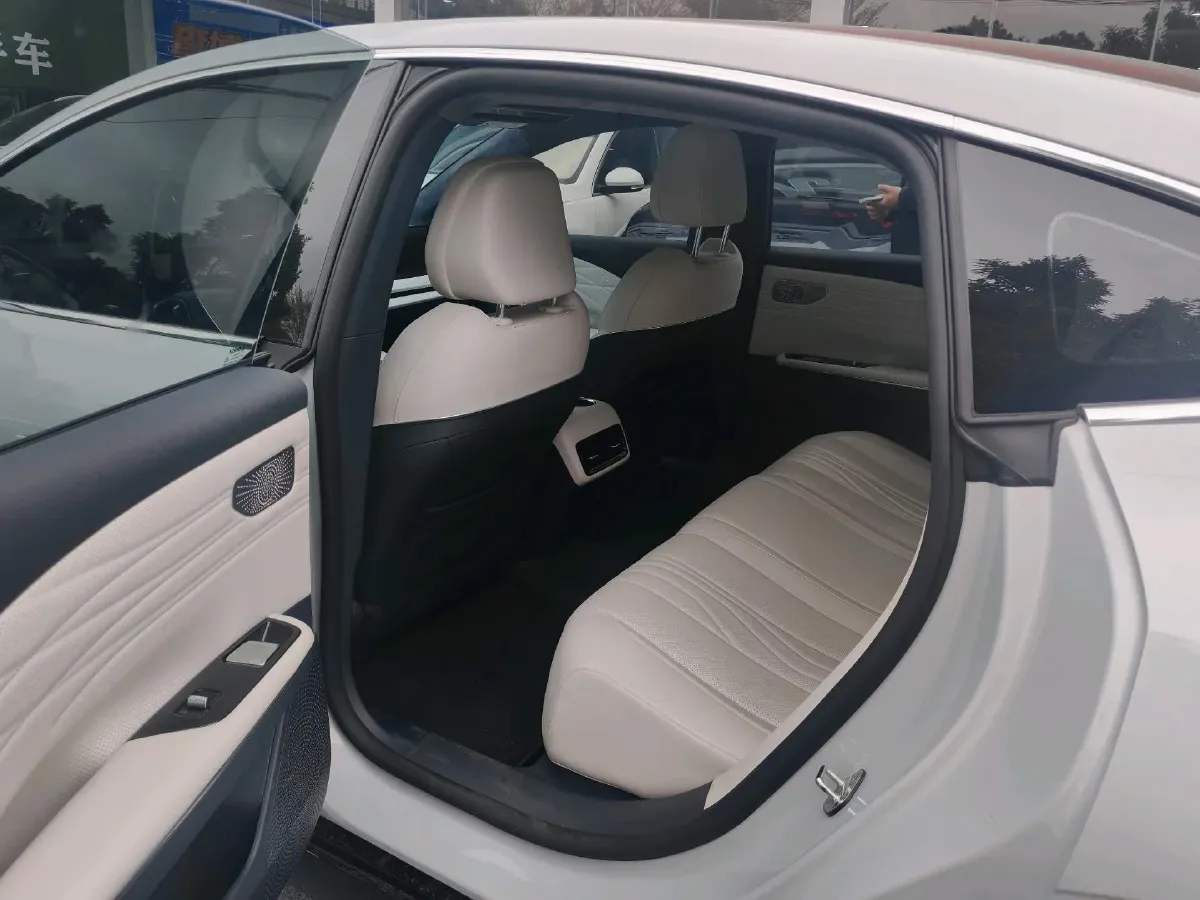 2024 Geely Galaxy E8 BEV 62KWH,autocango,china used car exporter,china ev exporter,chinese used car exporter,chinese used ev exporter