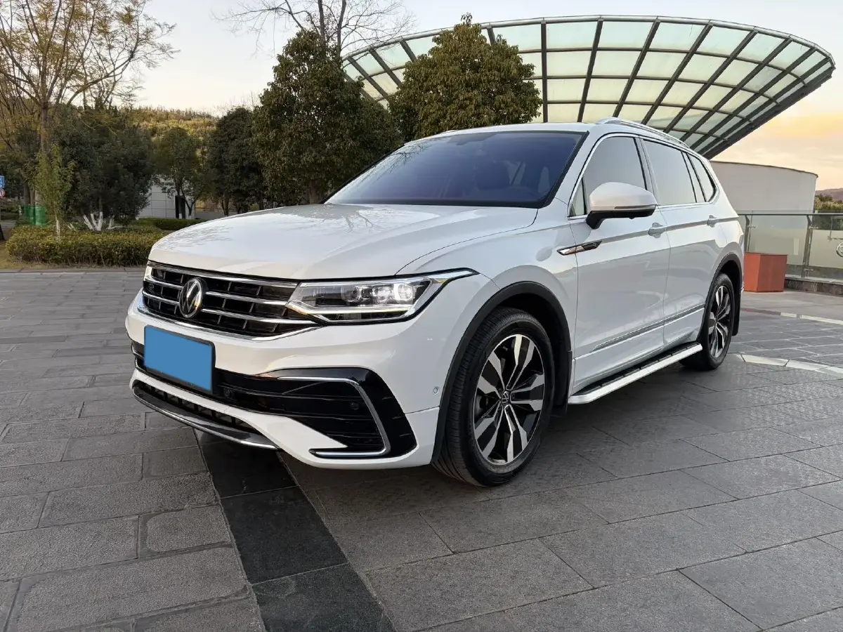 2024 Volkswagen Tiguan L 2.0T 186HP L4 7DCT