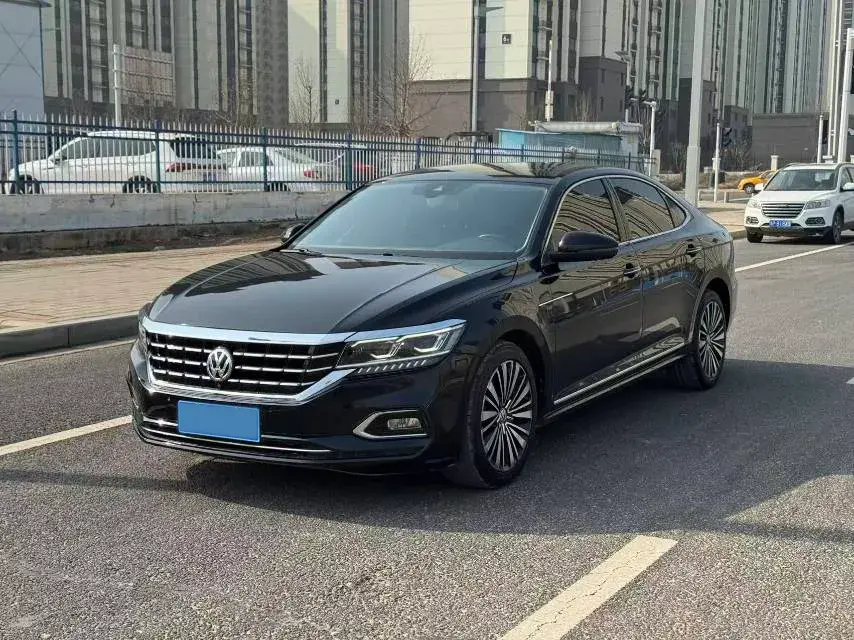2019 Volkswagen Passat 2.0T 186HP L4 7DCT