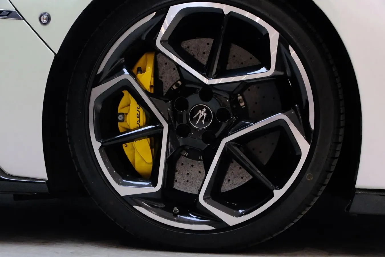 2020 Maserati MC20 3.0T 630HP V6 8DCT,autocango,china used car exporter,china ev exporter,chinese used car exporter,chinese used ev exporter