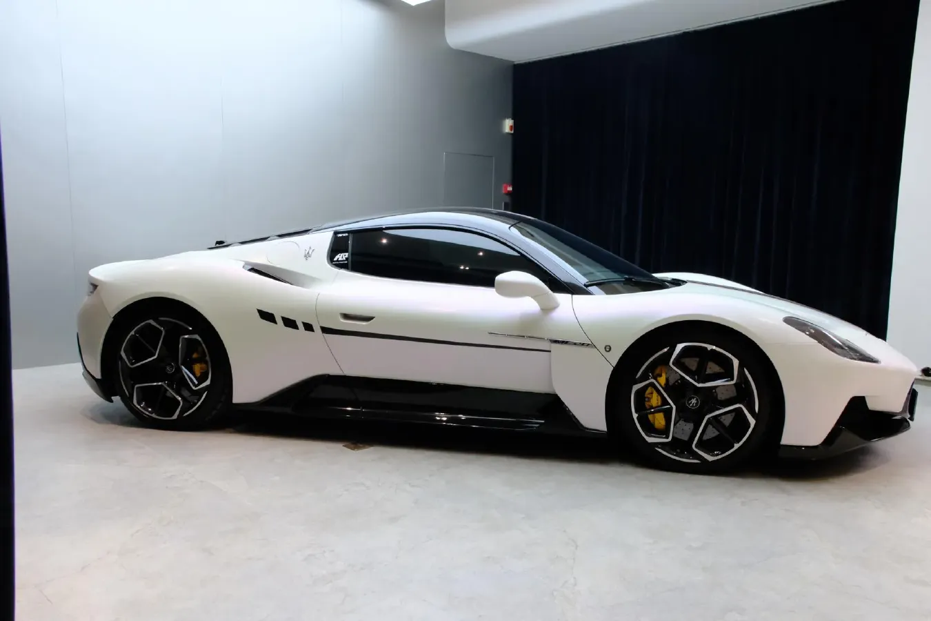 2020 Maserati MC20 3.0T 630HP V6 8DCT,autocango,china used car exporter,china ev exporter,chinese used car exporter,chinese used ev exporter