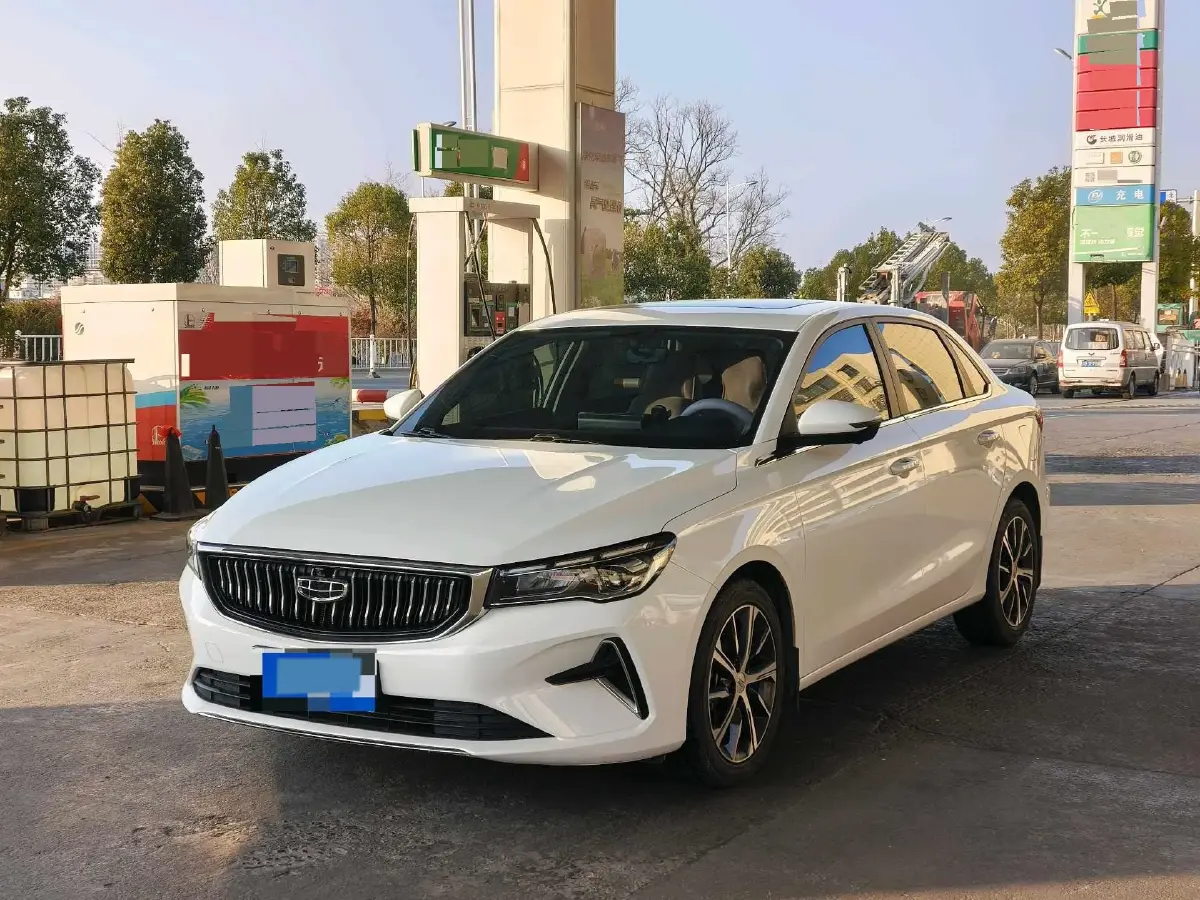 2022 Geely Emgrand 1.5L 114HP L4 CVT