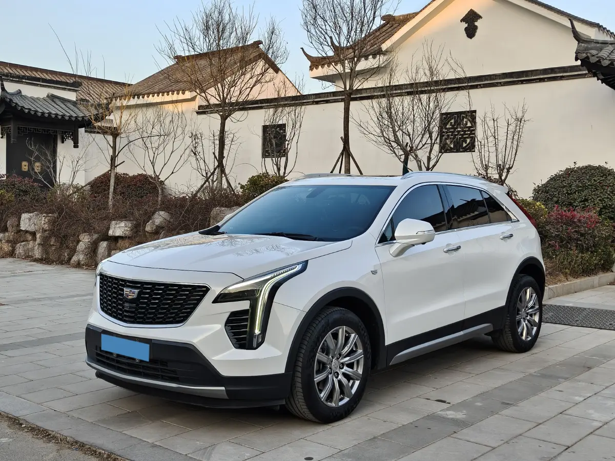 2020 Cadillac XT4 2.0T 241HP L4 9AT