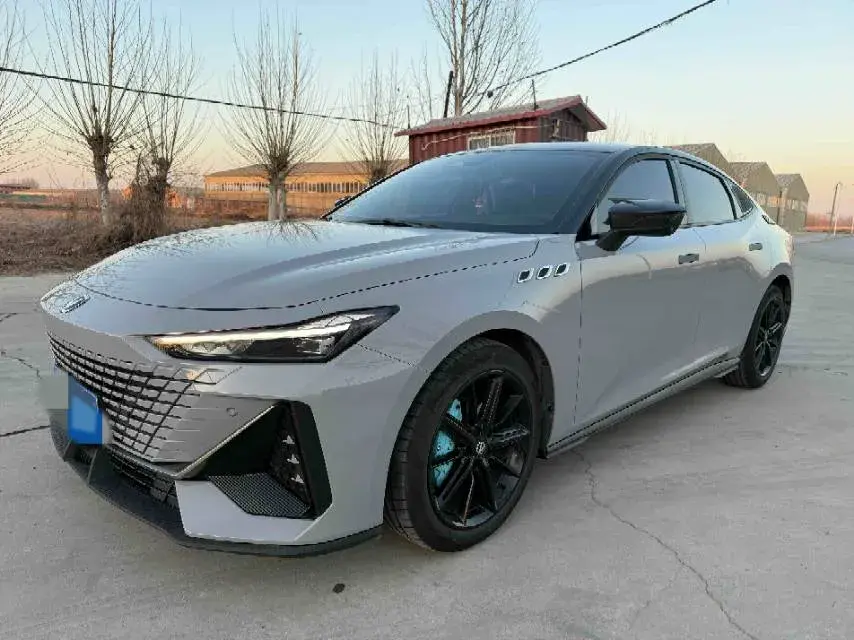 2023 ChangAn UNI-V 1.5T 188HP L4 7DCT