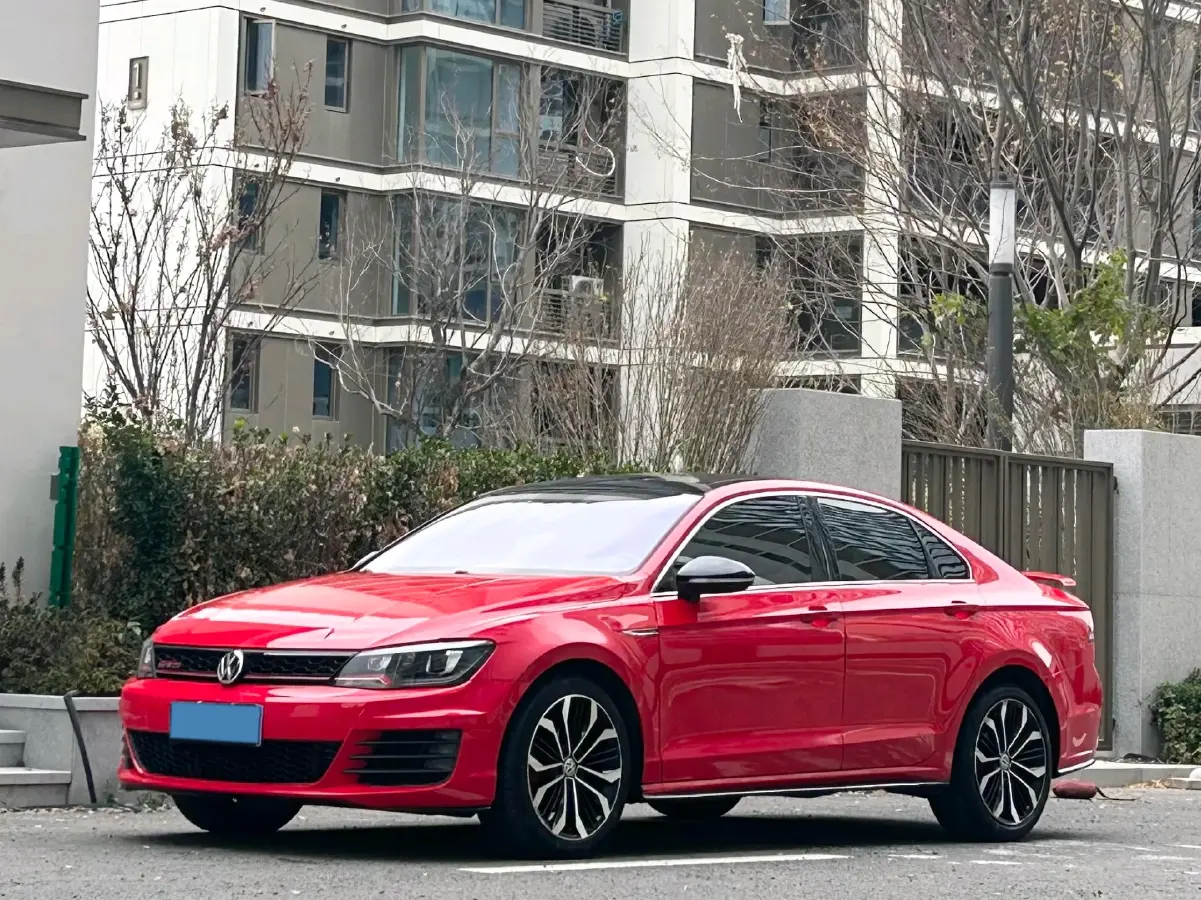 2017 Volkswagen Lamando 2.0T 220HP L4 7DCT