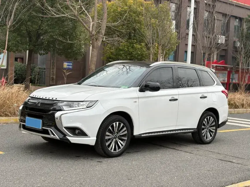 2021 Mitsubishi Outlander 2.0L 166HP L4 CVT