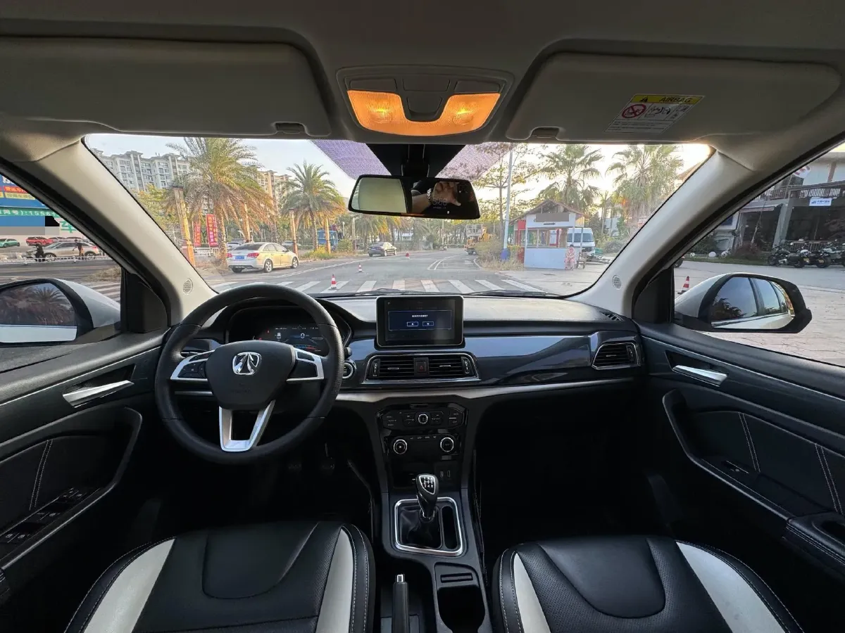 2017 BAIC WeiWang M60 1.5L 116HP L4 5MT,autocango,china used car exporter,china ev exporter,chinese used car exporter,chinese used ev exporter