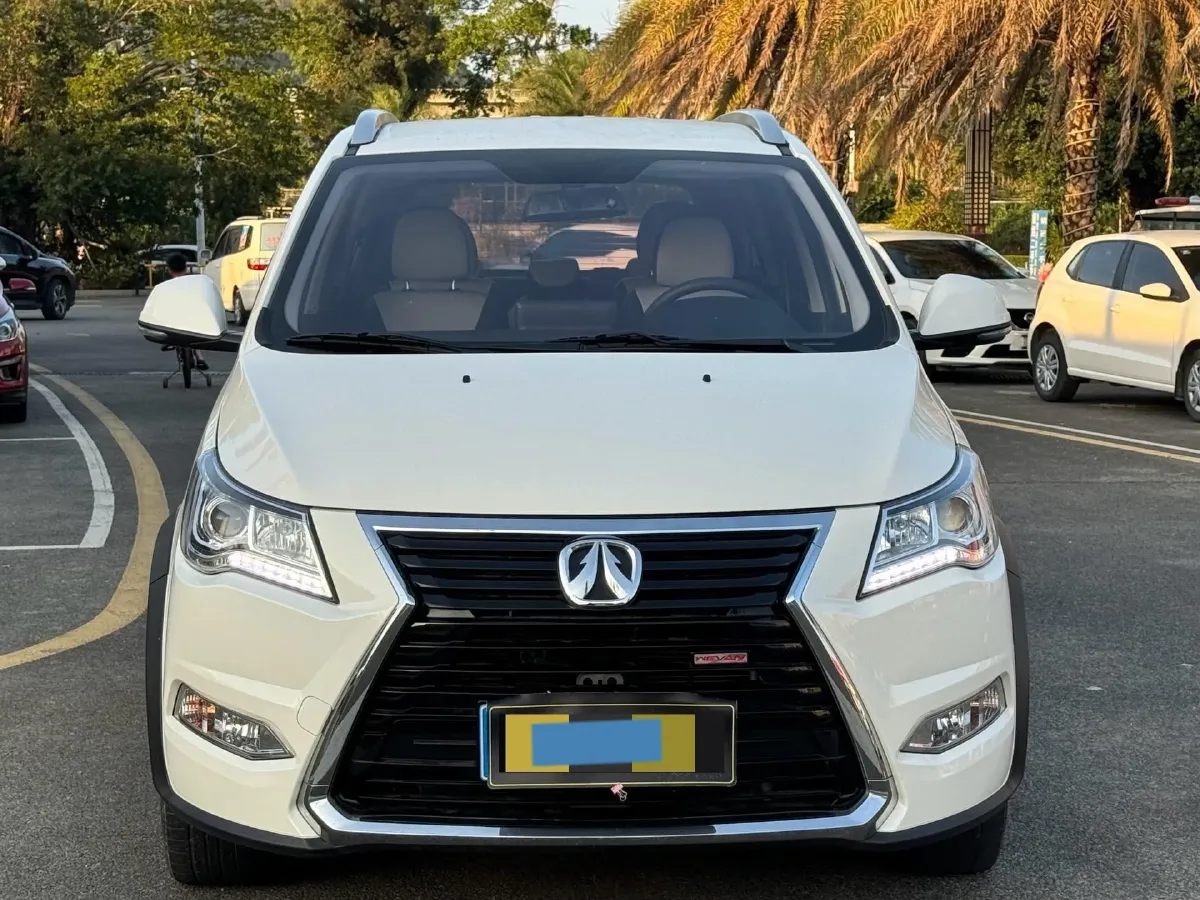 2017 BAIC WeiWang M60 1.5L 116HP L4 5MT,autocango,china used car exporter,china ev exporter,chinese used car exporter,chinese used ev exporter