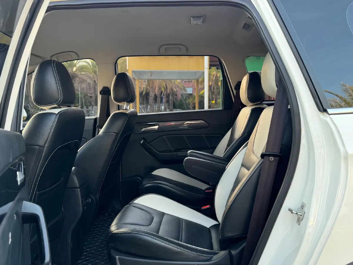 2017 BAIC WeiWang M60 1.5L 116HP L4 5MT,autocango,china used car exporter,china ev exporter,chinese used car exporter,chinese used ev exporter