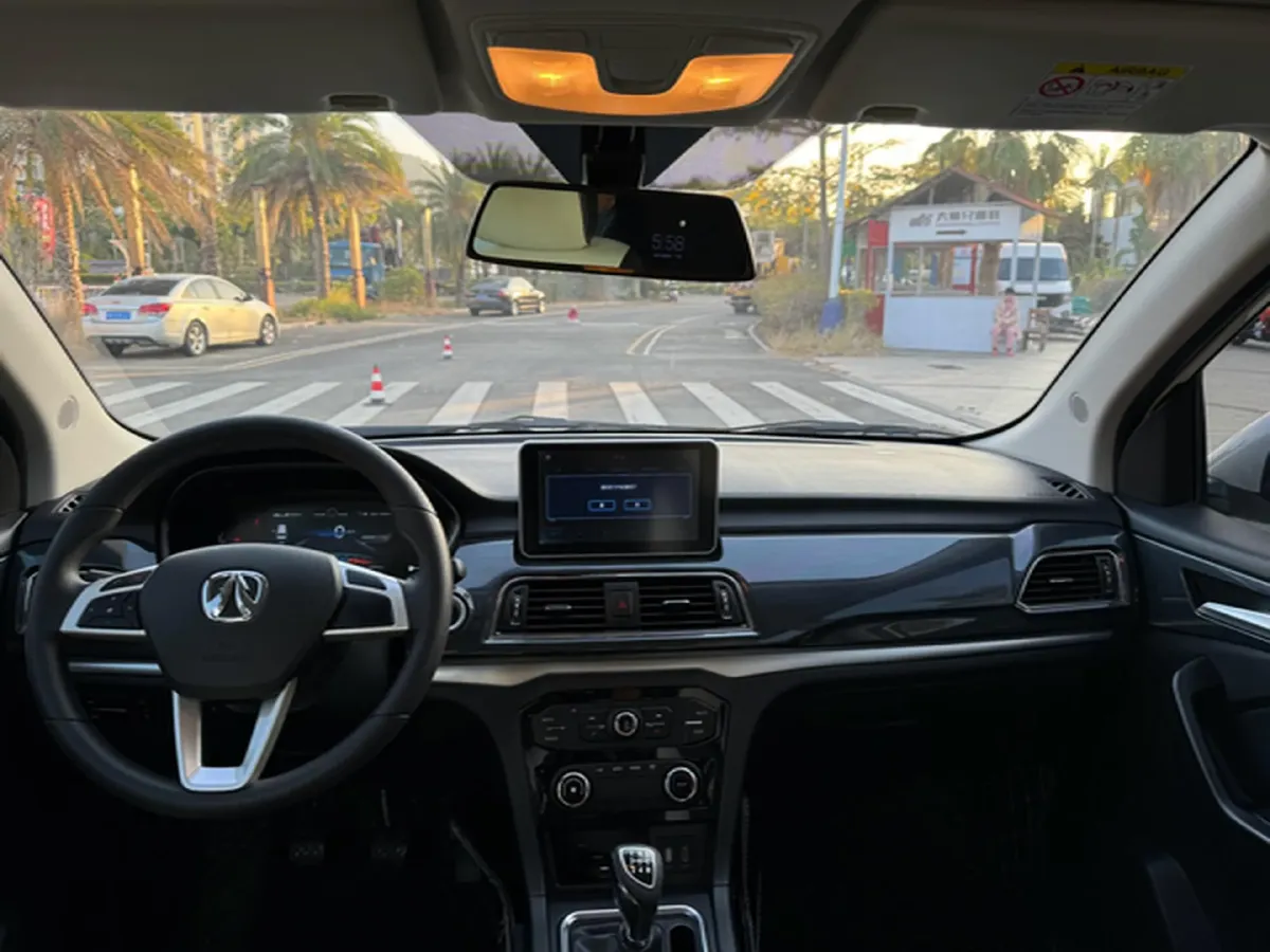 2017 BAIC WeiWang M60 1.5L 116HP L4 5MT,autocango,china used car exporter,china ev exporter,chinese used car exporter,chinese used ev exporter