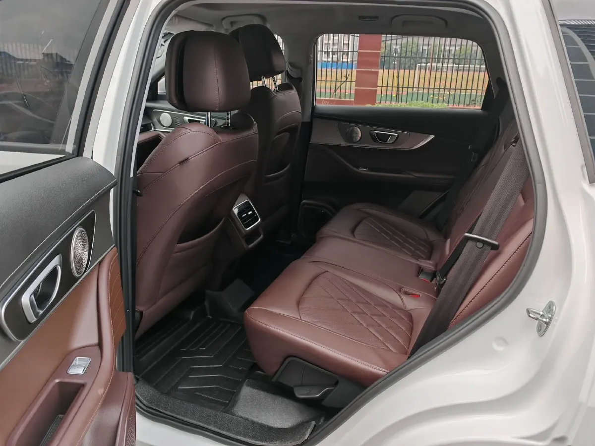 2024 Chery Tiggo 8 Plus 1.6T 197HP L4 7DCT,autocango,china used car exporter,china ev exporter,chinese used car exporter,chinese used ev exporter