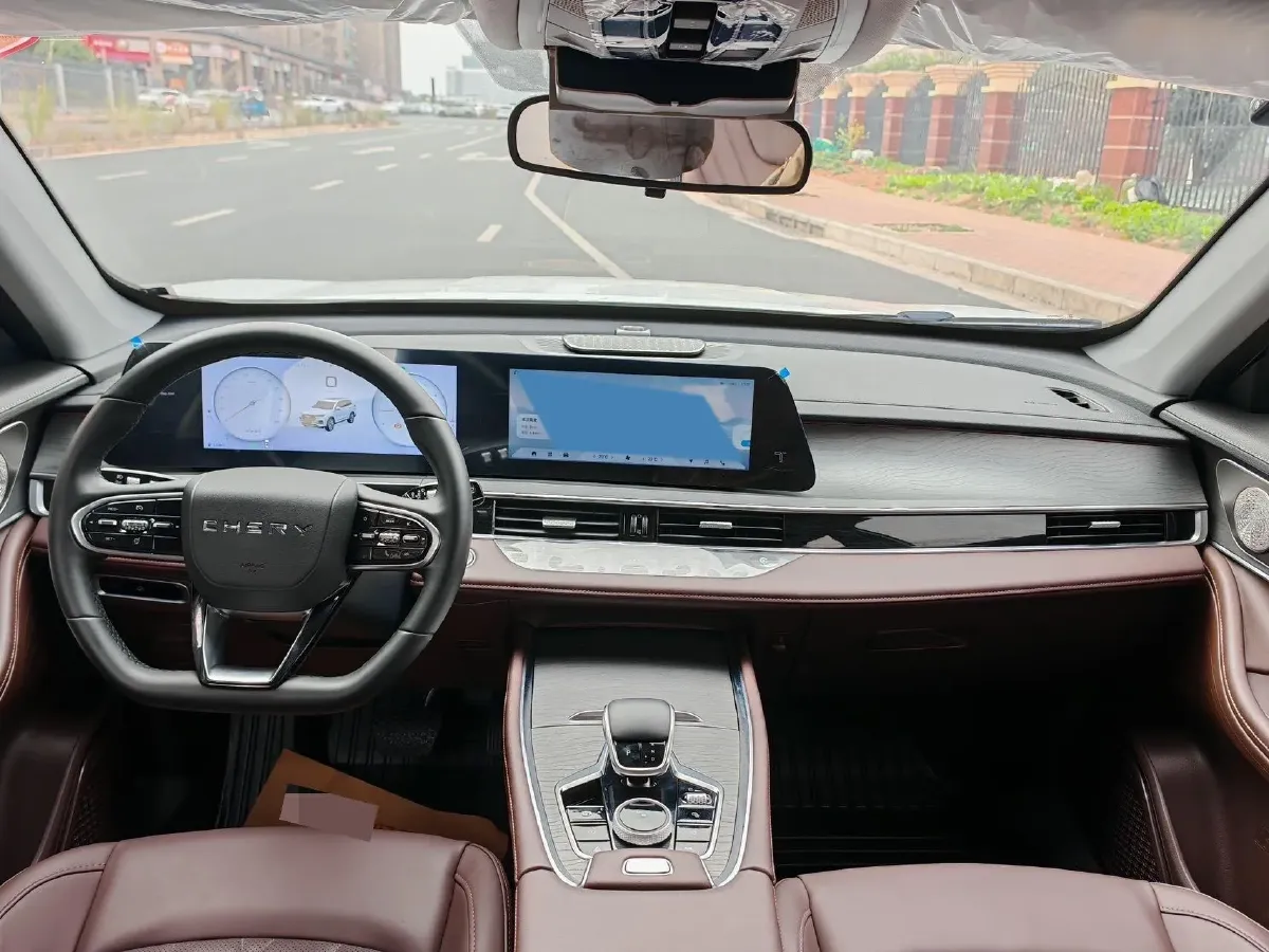 2024 Chery Tiggo 8 Plus 1.6T 197HP L4 7DCT,autocango,china used car exporter,china ev exporter,chinese used car exporter,chinese used ev exporter