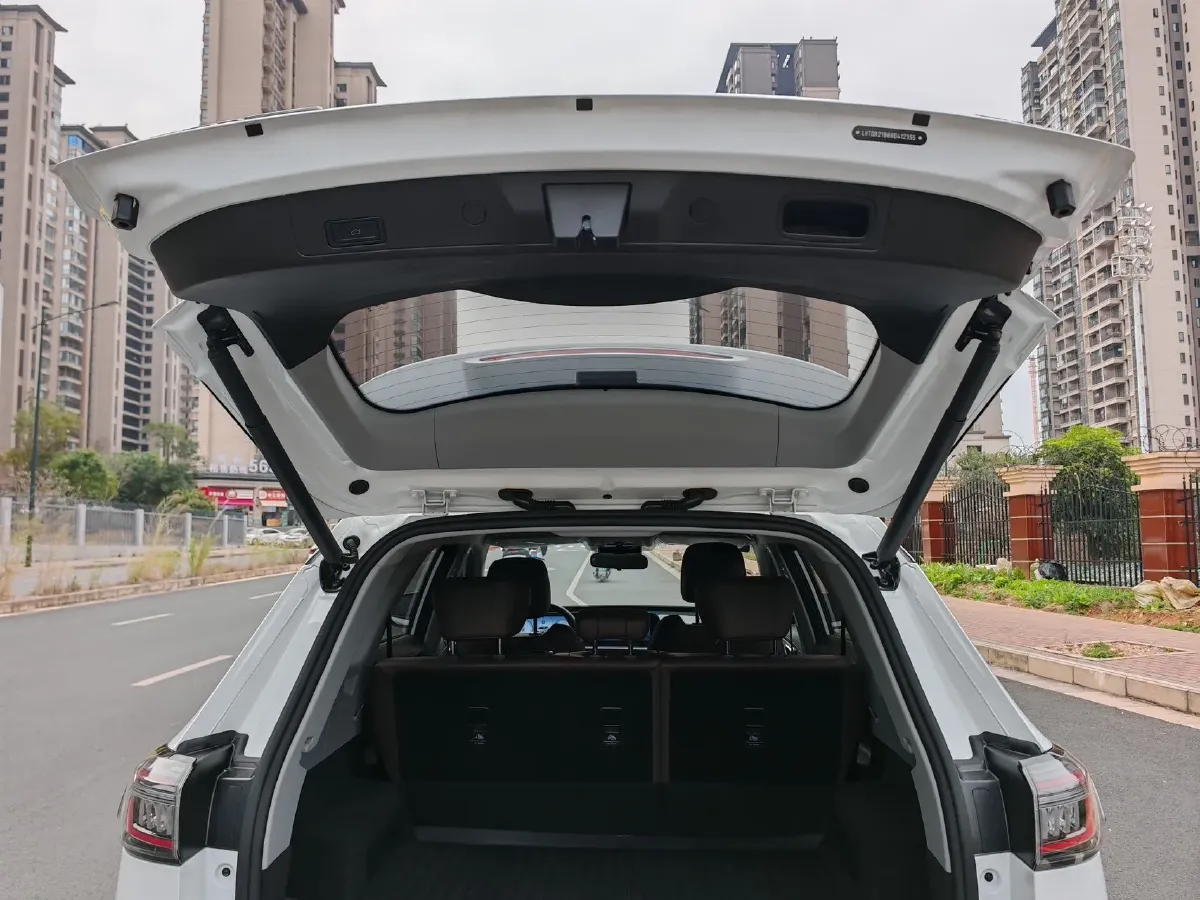 2024 Chery Tiggo 8 Plus 1.6T 197HP L4 7DCT,autocango,china used car exporter,china ev exporter,chinese used car exporter,chinese used ev exporter