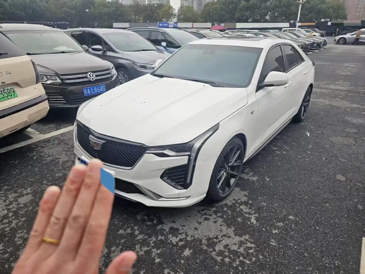 2022 Cadillac CT4 2.0T 237HP L4 8AT