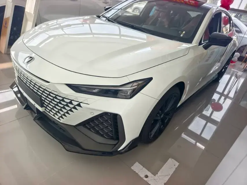 2023 ChangAn UNI-V 2.0T 233HP L4 8AT