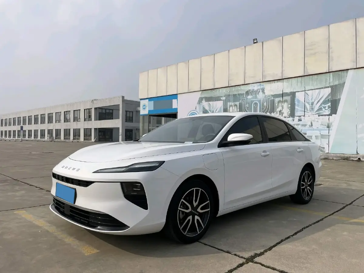 2025 Roewe D6 BEV