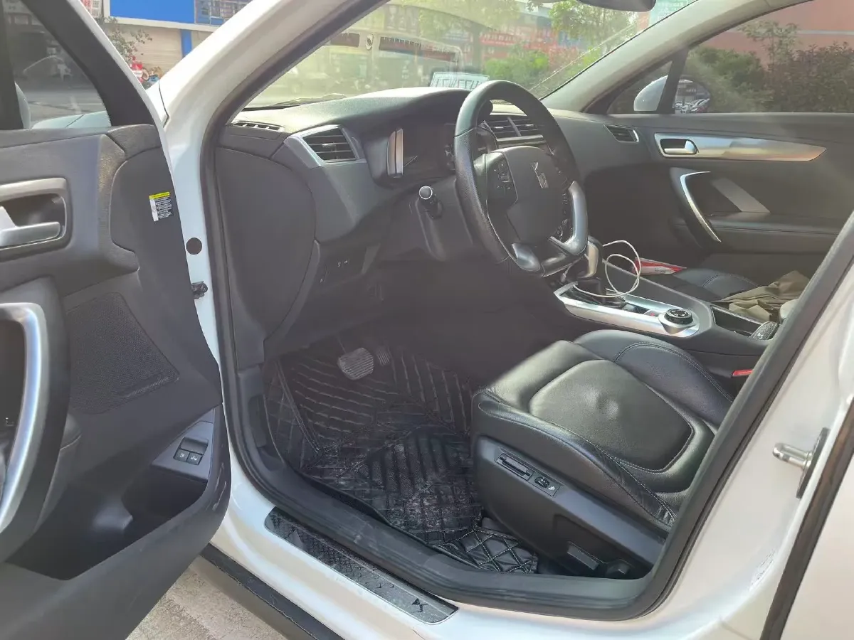 2017 DS 6 1.6T 167HP L4 6AT,autocango,china used car exporter,china ev exporter,chinese used car exporter,chinese used ev exporter