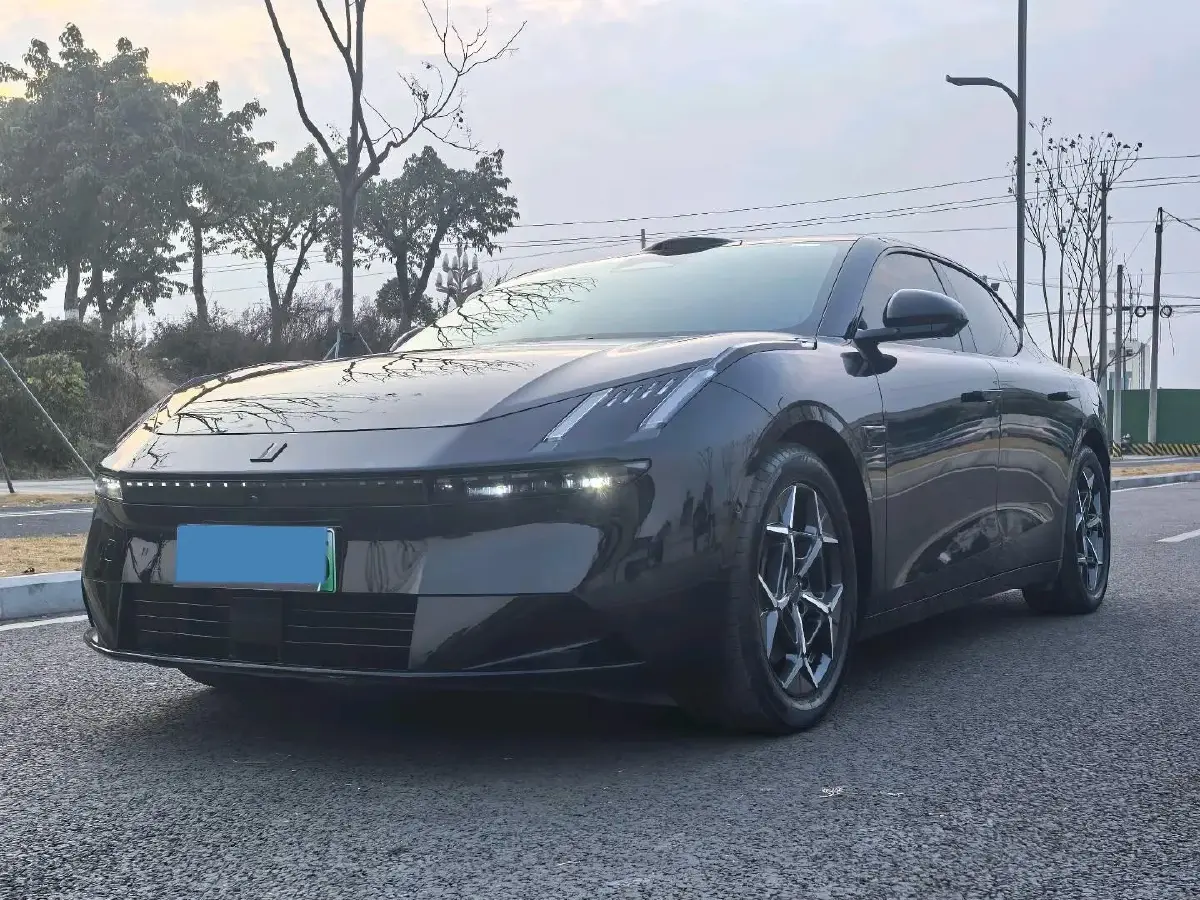 2025 LYNK&CO 10 EM-P 1.5T 163HP L4 3DHT PHEV