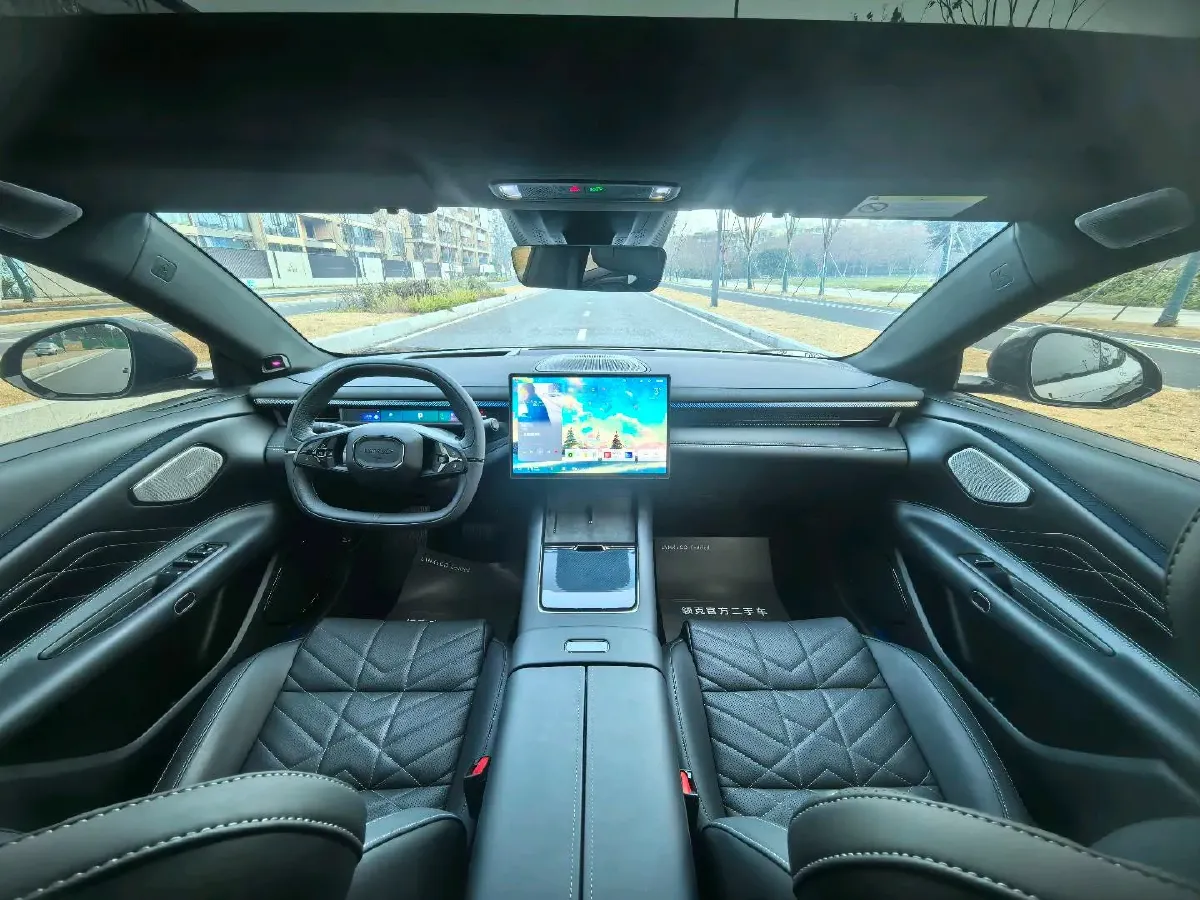 2025 LYNK&CO 10 EM-P 1.5T 163HP L4 3DHT PHEV,autocango,china used car exporter,china ev exporter,chinese used car exporter,chinese used ev exporter