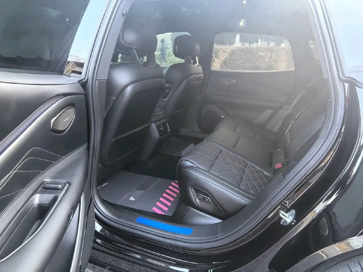 2025 LYNK&CO 10 EM-P 1.5T 163HP L4 3DHT PHEV,autocango,china used car exporter,china ev exporter,chinese used car exporter,chinese used ev exporter