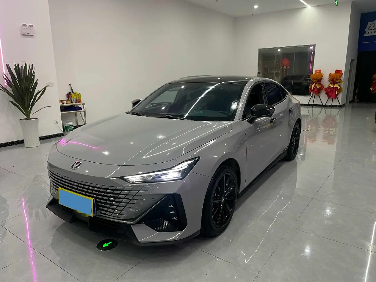 2022 ChangAn UNI-V 1.5T 188HP L4 7DCT