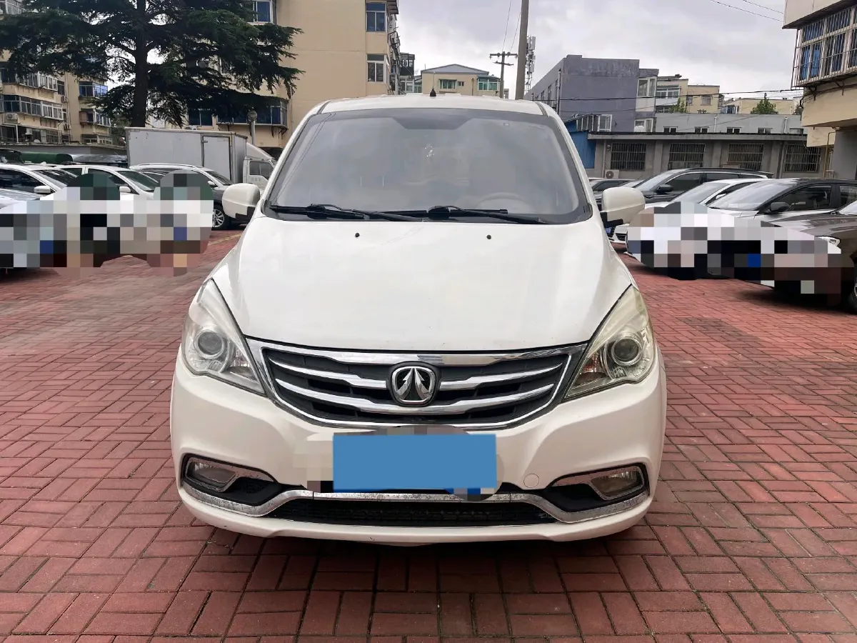 2016 BAIC WeiWang M35 1.5L 116HP L4 5MT,autocango,china used car exporter,china ev exporter,chinese used car exporter,chinese used ev exporter