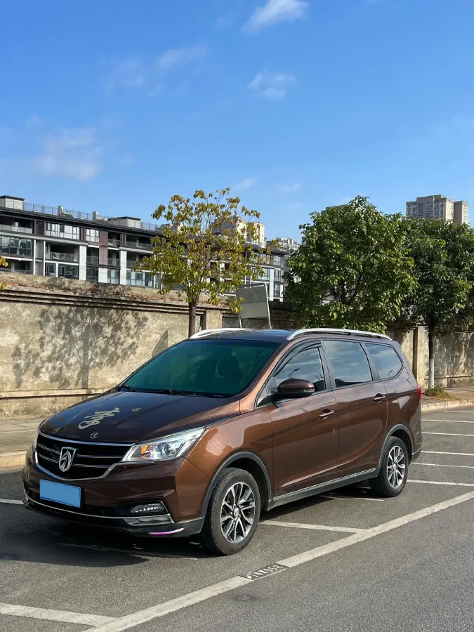 2017 BaoJun 730 1.5T 150HP L4 6MT