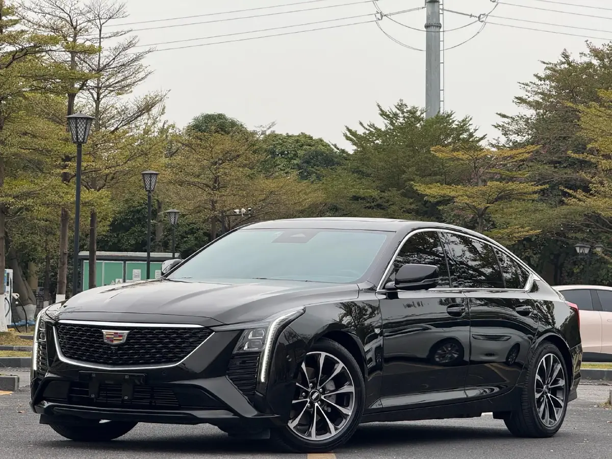 2025 Cadillac CT5 2.0T 237HP L4 10AT