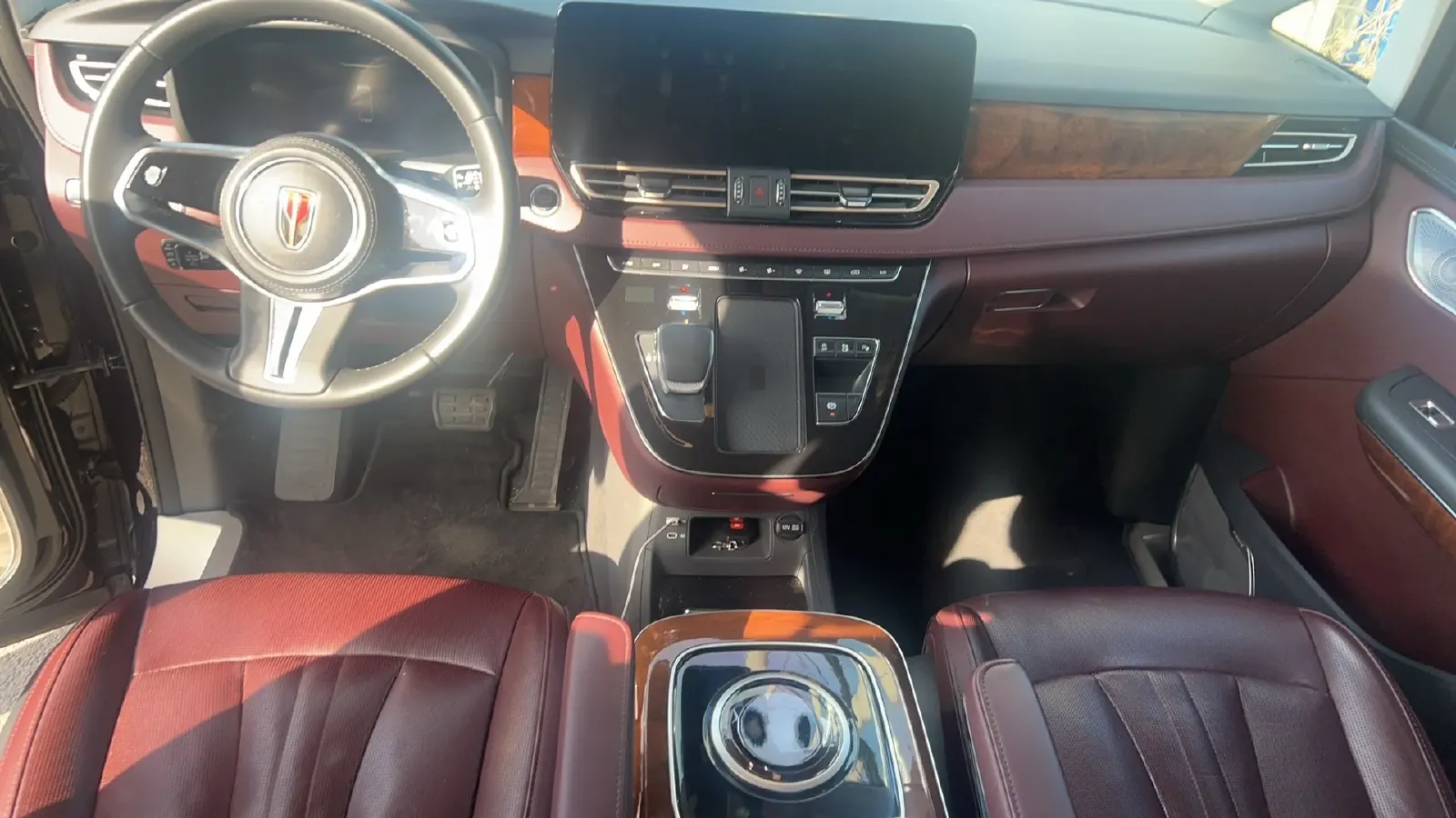 2023 HongQi HQ9 2.0T 252HP L4 8AT,autocango,china used car exporter,china ev exporter,chinese used car exporter,chinese used ev exporter