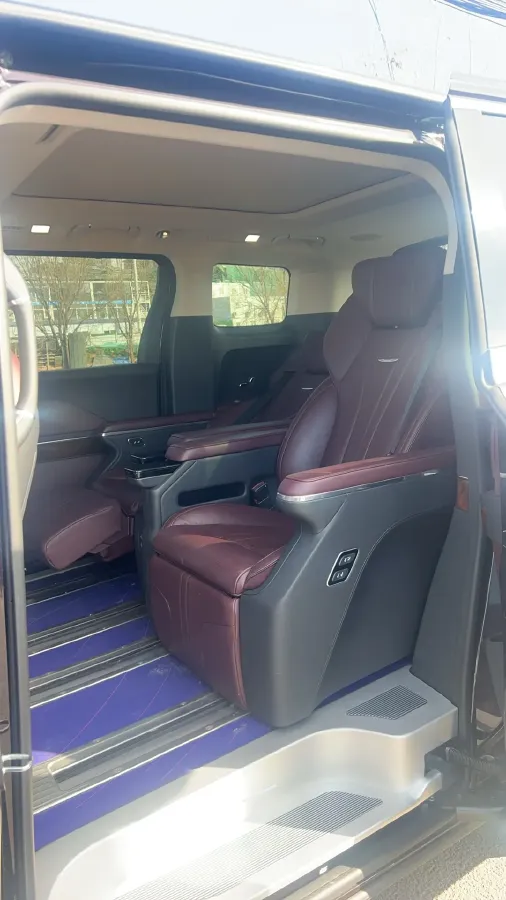 2023 HongQi HQ9 2.0T 252HP L4 8AT,autocango,china used car exporter,china ev exporter,chinese used car exporter,chinese used ev exporter