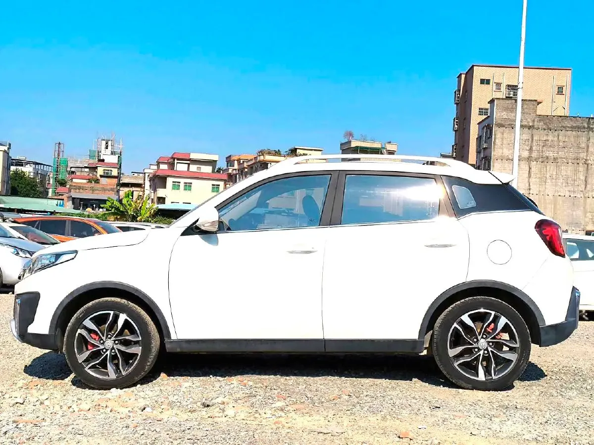 2018 BAIC ChangHe Q35 1.5L 116HP L4 5MT,autocango,china used car exporter,china ev exporter,chinese used car exporter,chinese used ev exporter