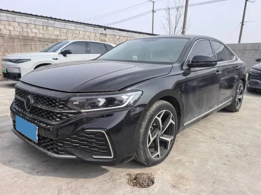 2024 Volkswagen Passat 2.0T 186HP L4 7DCT