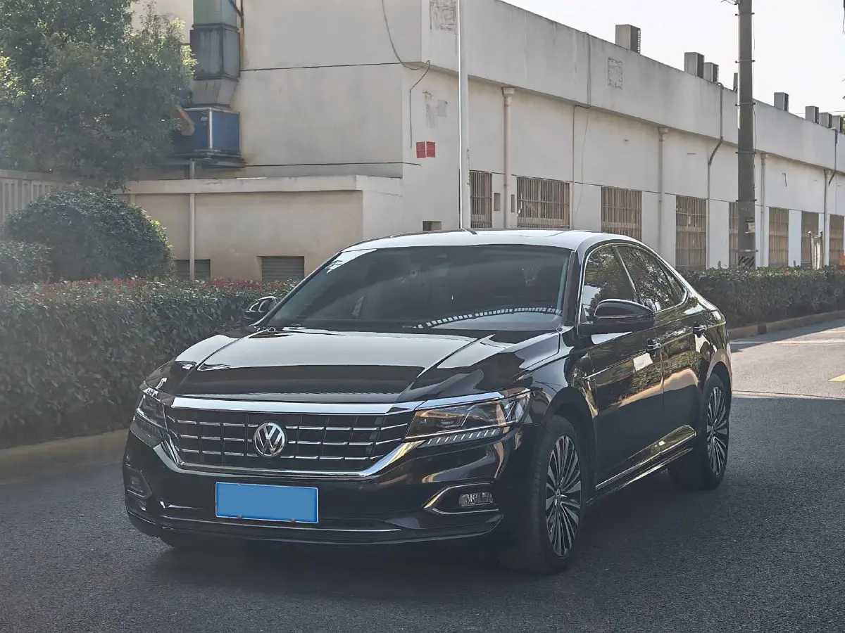 2019 Volkswagen Passat 2.0T 186HP L4 7DCT