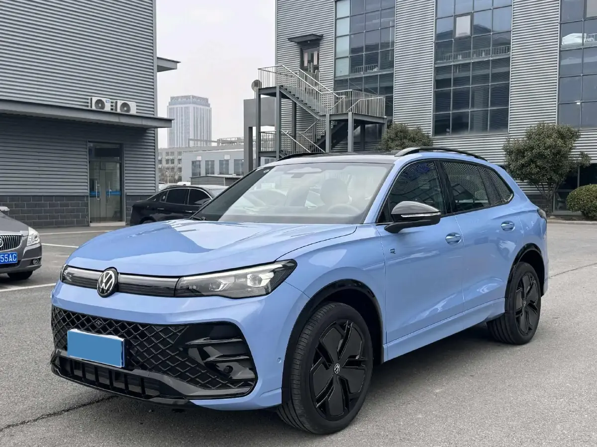 2024 Volkswagen Tiguan L 2.0T 220HP L4 7DCT