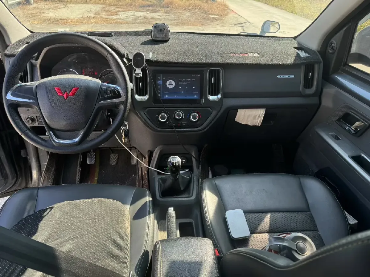 2021 WuLing ZhentTu 1.5L 99HP L4 5MT,autocango,china used car exporter,china ev exporter,chinese used car exporter,chinese used ev exporter