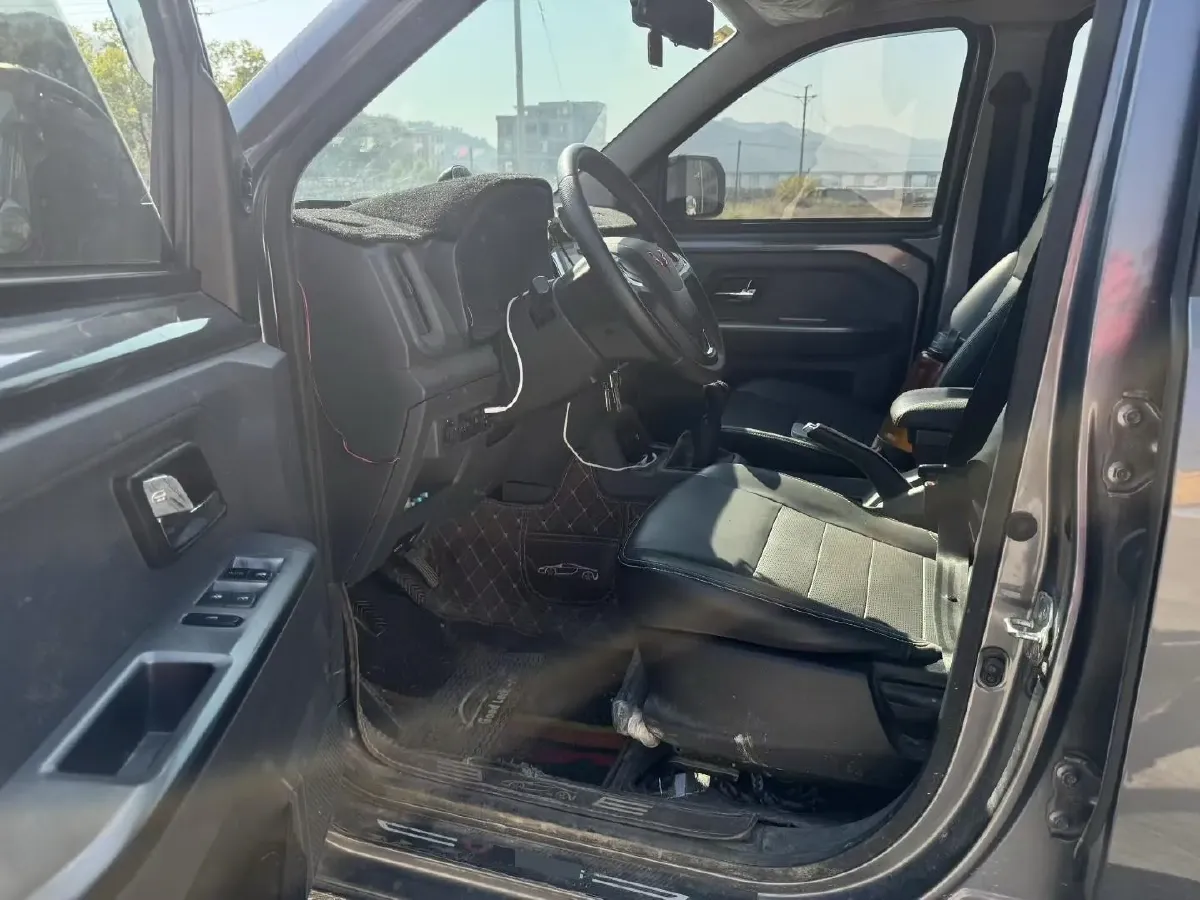 2021 WuLing ZhentTu 1.5L 99HP L4 5MT,autocango,china used car exporter,china ev exporter,chinese used car exporter,chinese used ev exporter