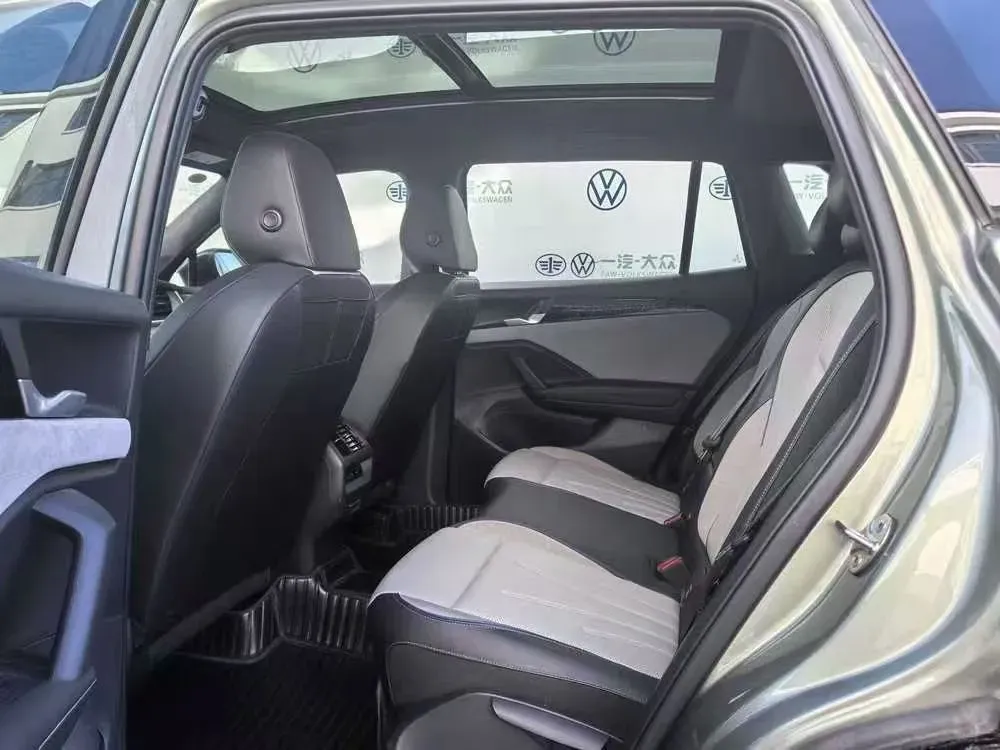 2025 Volkswagen Tayron 2.0T 220HP L4 7DCT,autocango,china used car exporter,china ev exporter,chinese used car exporter,chinese used ev exporter