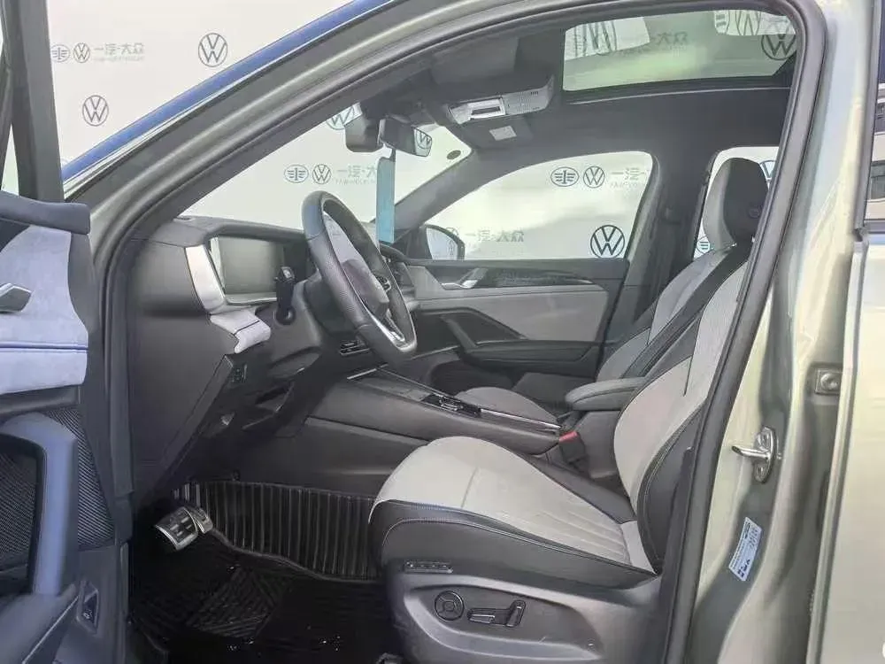 2025 Volkswagen Tayron 2.0T 220HP L4 7DCT,autocango,china used car exporter,china ev exporter,chinese used car exporter,chinese used ev exporter