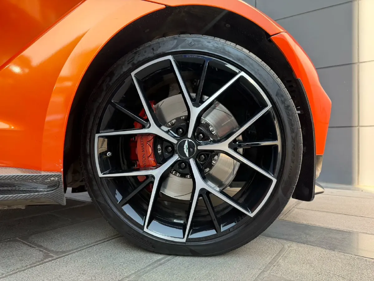 2021 Aston Martin DBX 4.0T 550HP V8 9AT,autocango,china used car exporter,china ev exporter,chinese used car exporter,chinese used ev exporter