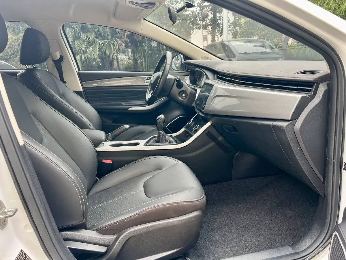 2021 Chery Arrizo 5 1.5L 116HP L4 5MT,autocango,china used car exporter,china ev exporter,chinese used car exporter,chinese used ev exporter