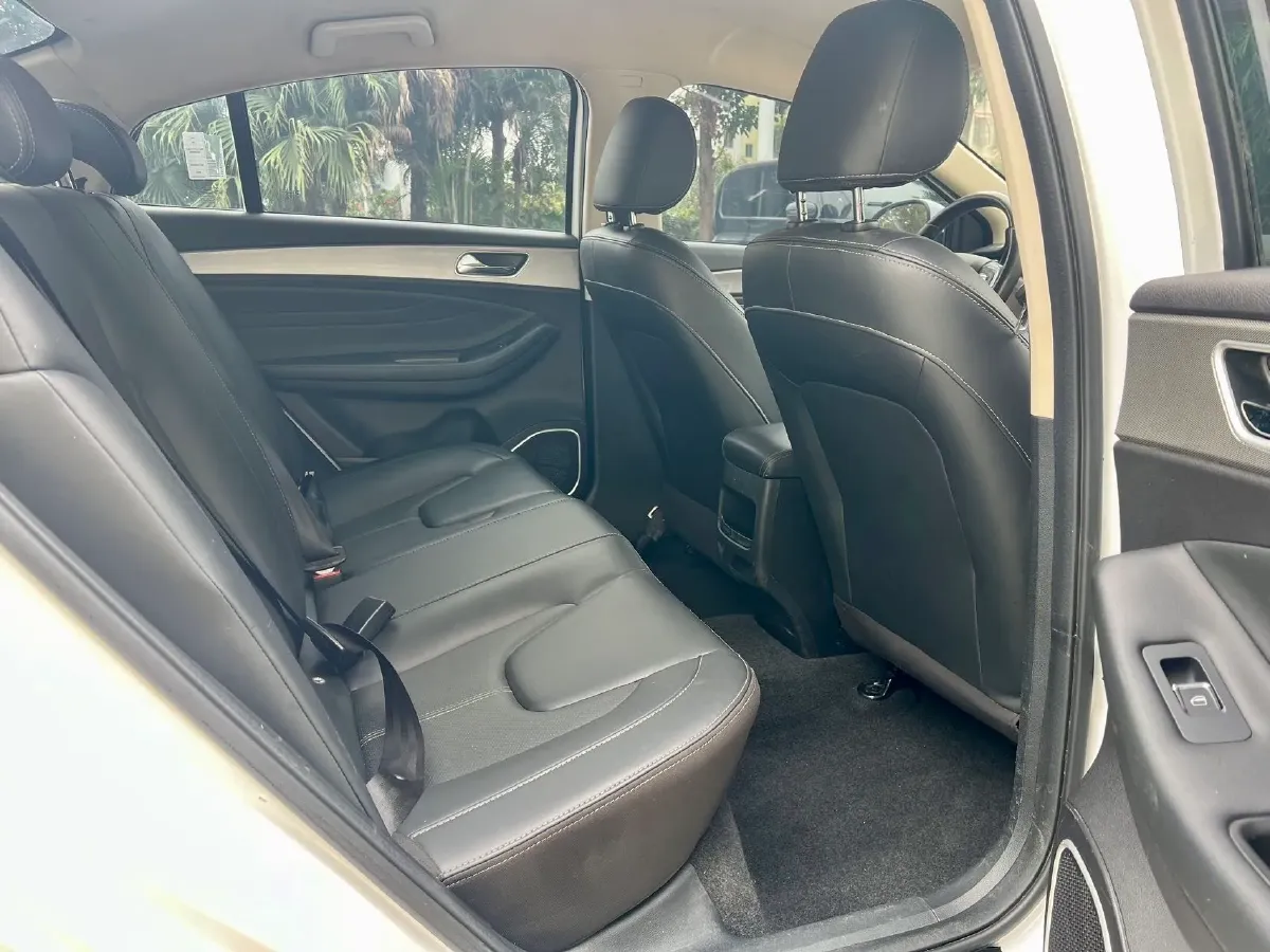 2021 Chery Arrizo 5 1.5L 116HP L4 5MT,autocango,china used car exporter,china ev exporter,chinese used car exporter,chinese used ev exporter