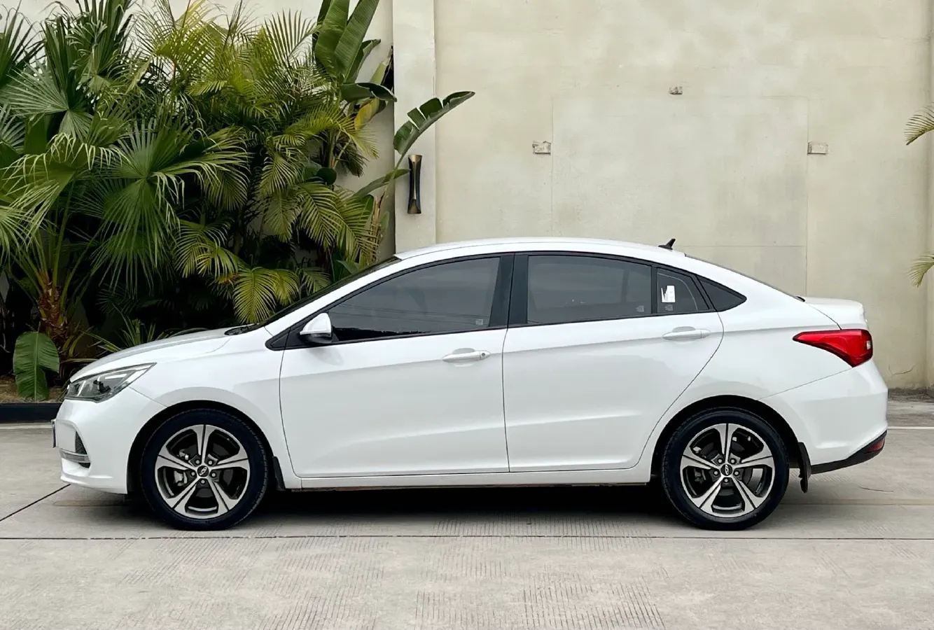 2021 Chery Arrizo 5 1.5L 116HP L4 5MT,autocango,china used car exporter,china ev exporter,chinese used car exporter,chinese used ev exporter