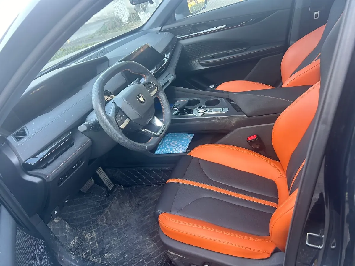 2024 ChangAn UNI-V 1.5T 188HP L4 7DCT,autocango,china used car exporter,china ev exporter,chinese used car exporter,chinese used ev exporter