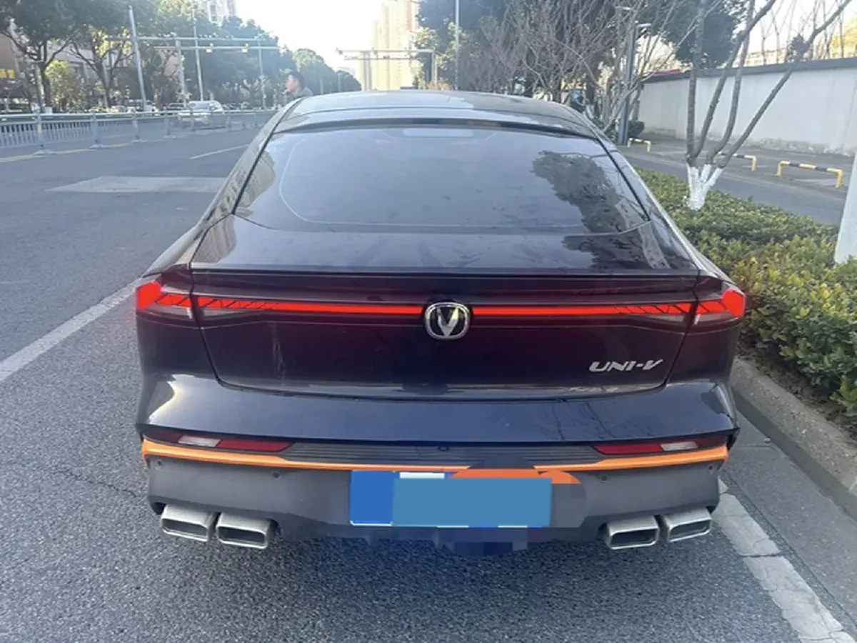 2024 ChangAn UNI-V 1.5T 188HP L4 7DCT,autocango,china used car exporter,china ev exporter,chinese used car exporter,chinese used ev exporter