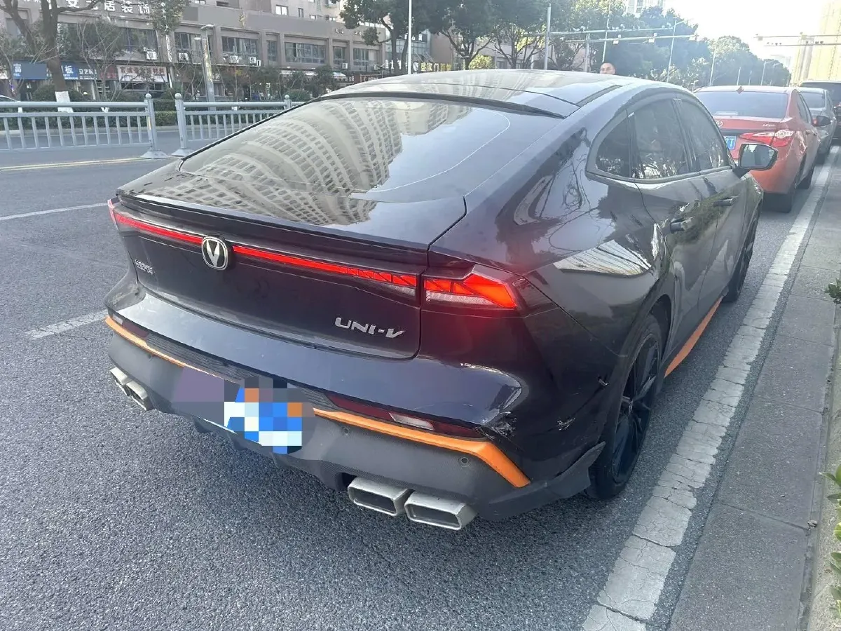 2024 ChangAn UNI-V 1.5T 188HP L4 7DCT,autocango,china used car exporter,china ev exporter,chinese used car exporter,chinese used ev exporter