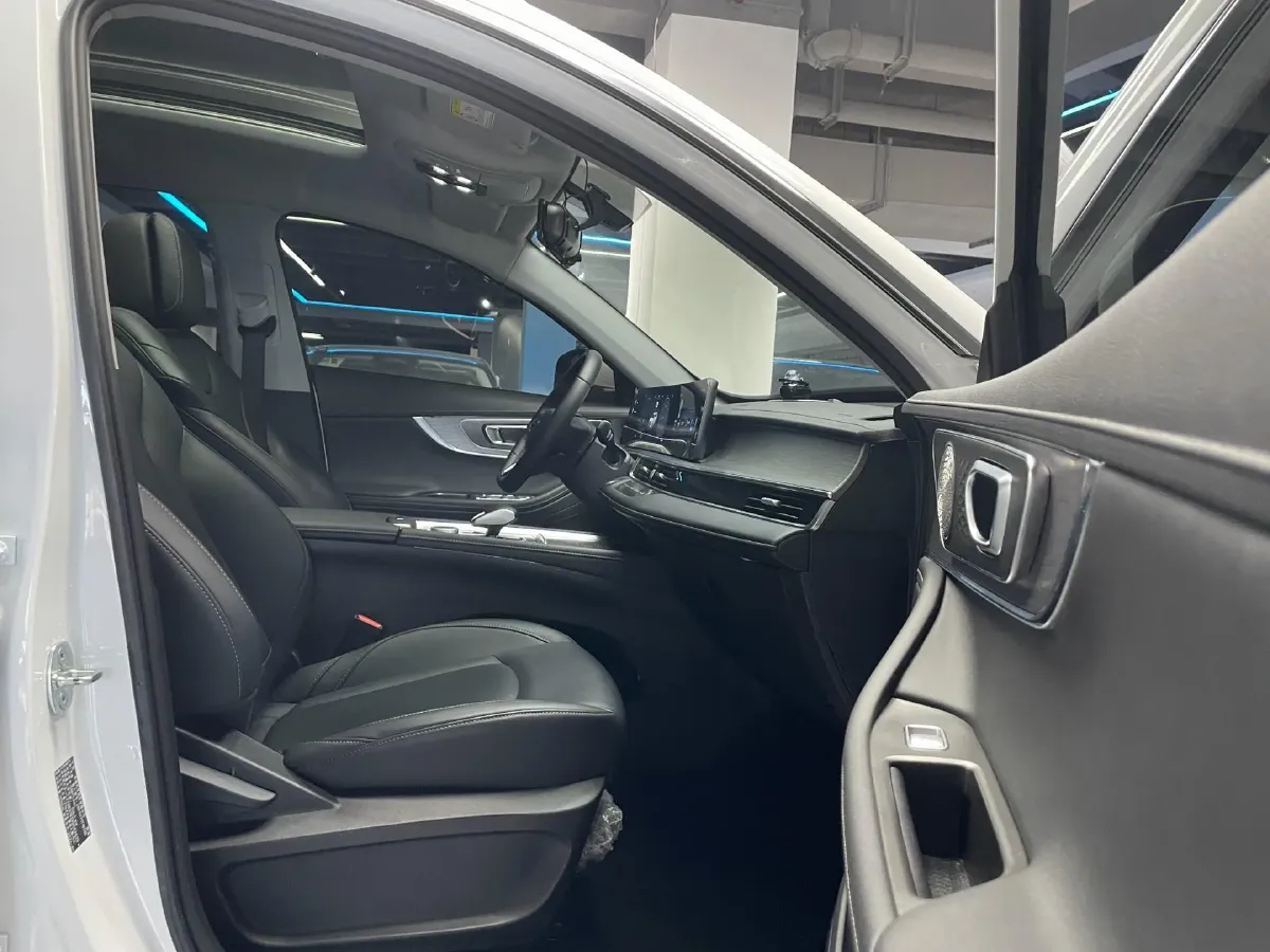 2024 Chery Tiggo 8 Plus 1.6T 197HP L4 7DCT,autocango,china used car exporter,china ev exporter,chinese used car exporter,chinese used ev exporter