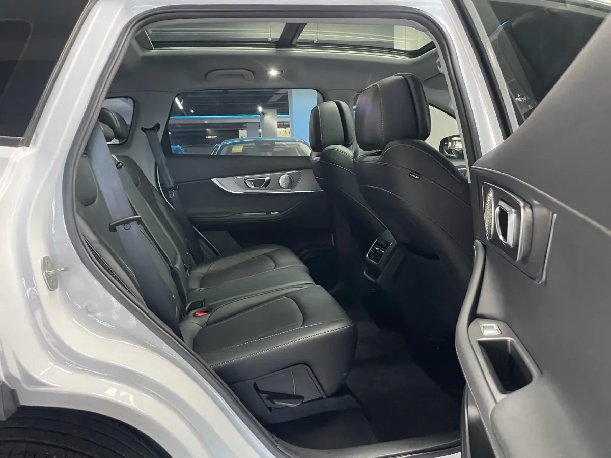 2024 Chery Tiggo 8 Plus 1.6T 197HP L4 7DCT,autocango,china used car exporter,china ev exporter,chinese used car exporter,chinese used ev exporter