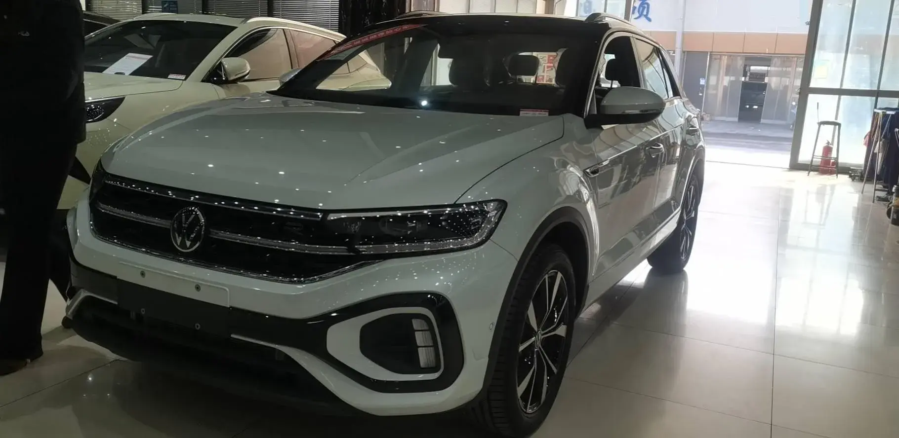 2025 Volkswagen T-Roc 1.5T 160HP L4 7DCT