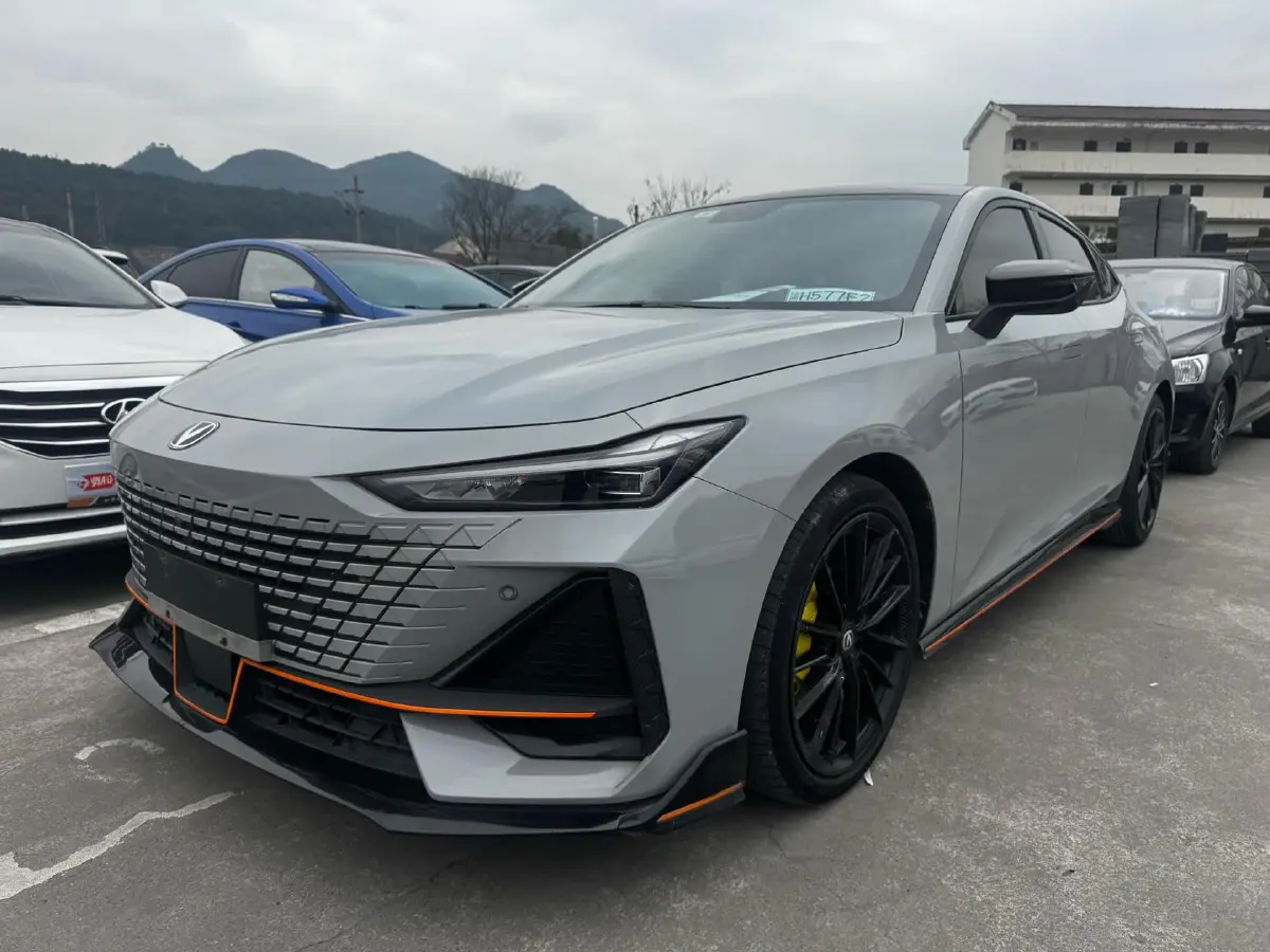 2022 ChangAn UNI-V 1.5T 188HP L4 7DCT
